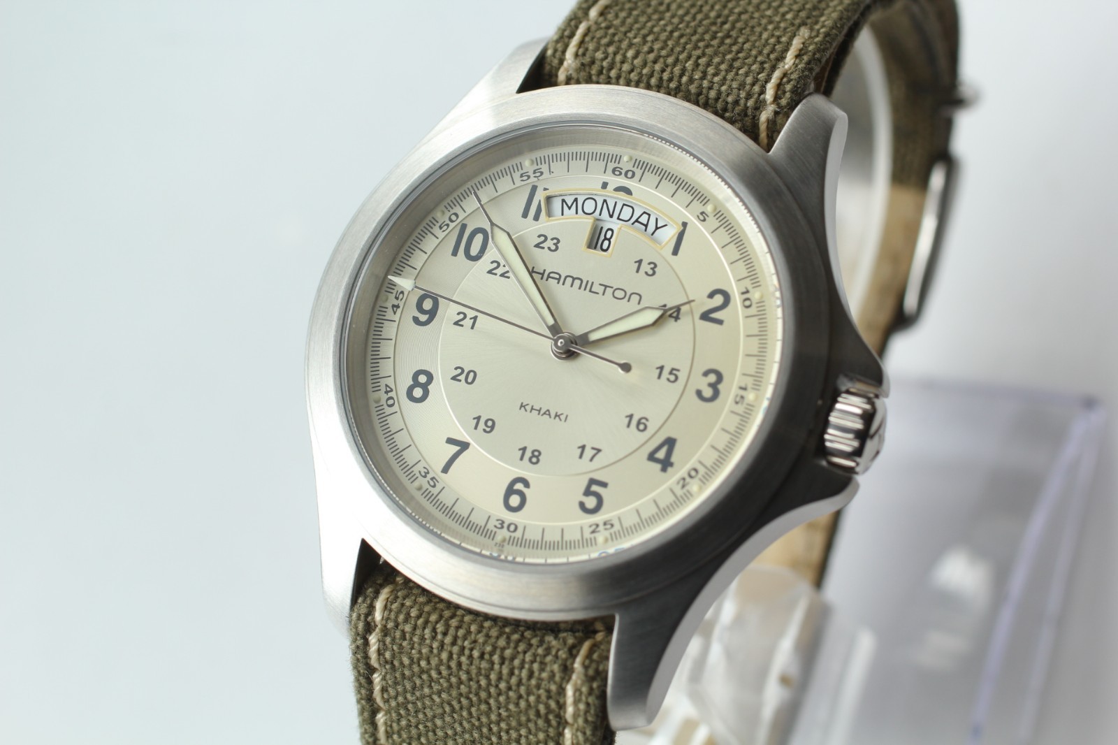 Hamilton Khaki Field King Quartz 40 H64451823 Price as of July