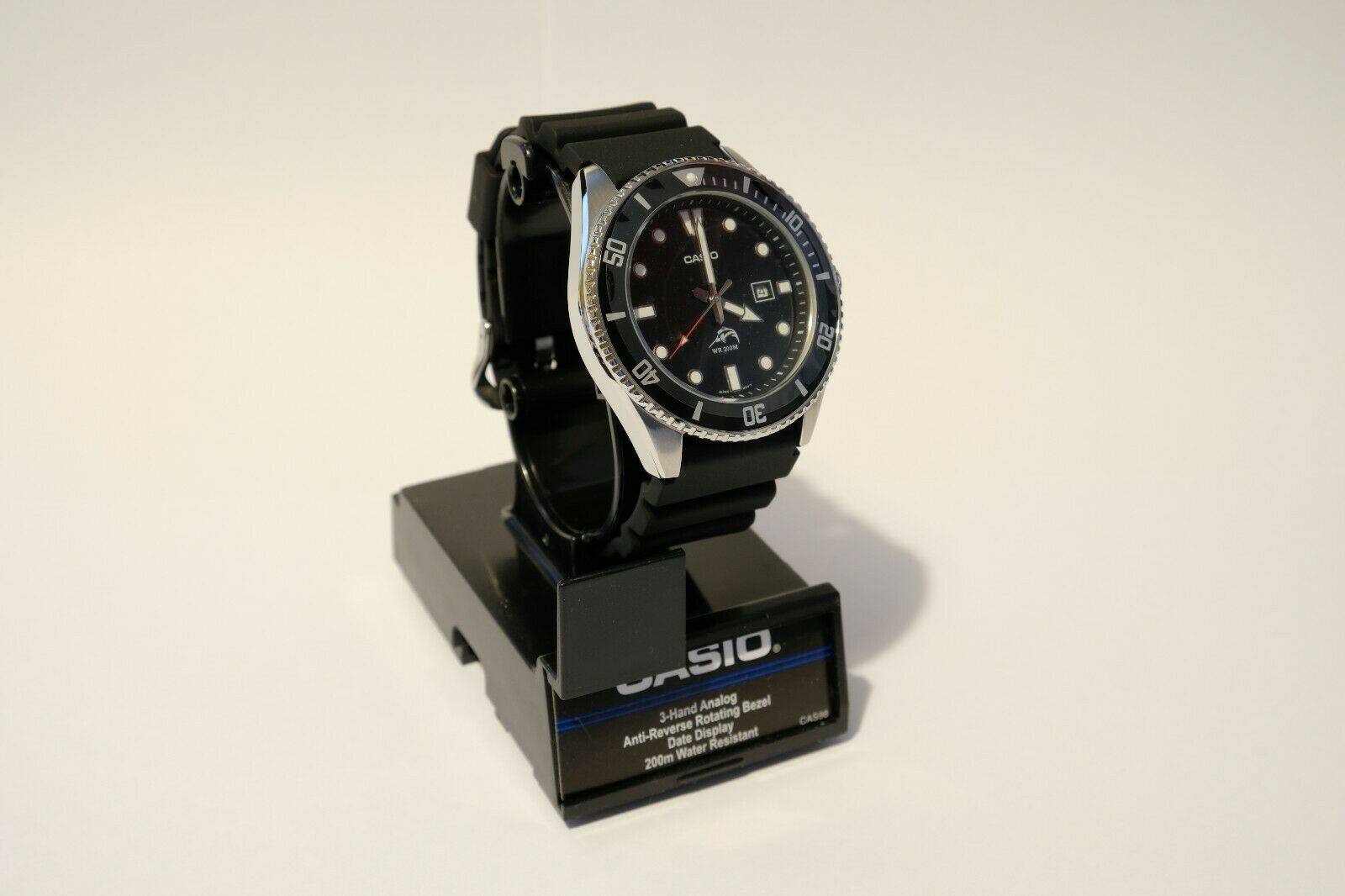 casio men's mdv106 200m duro analog watch