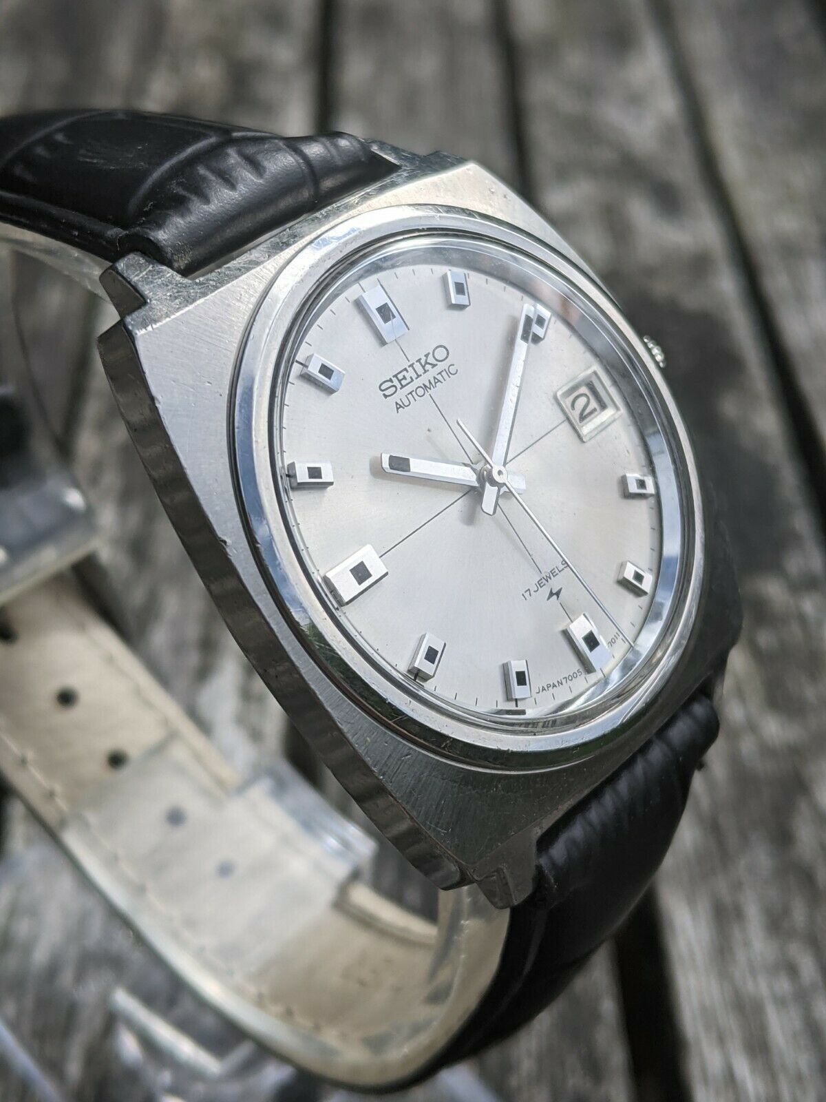 Seiko 7005-7011 Silver Crosshair dial 1970 watch - Excellent Original  Condition | WatchCharts