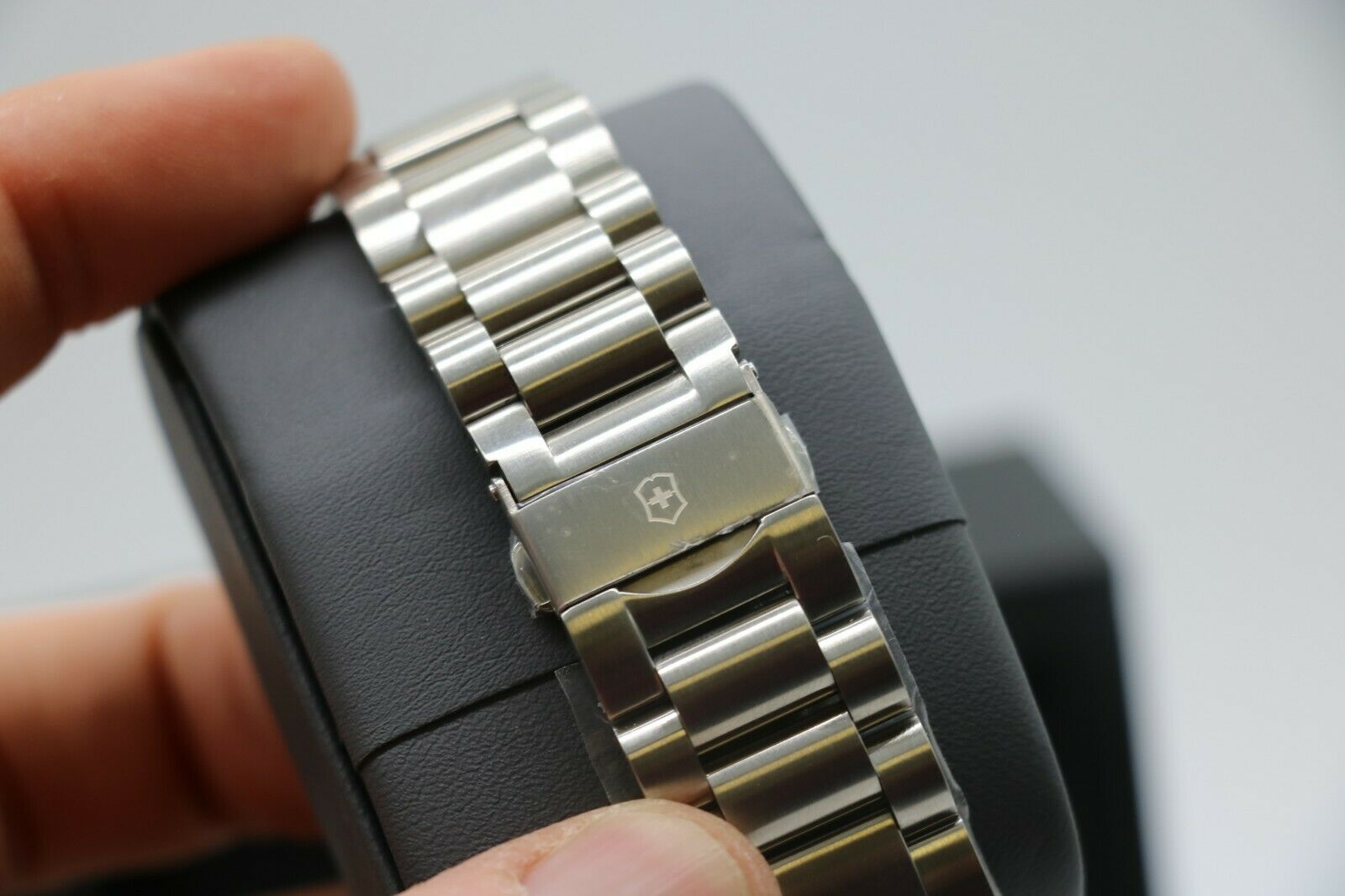 Victorinox Swiss Army Classic XLS Silver Dial SS Quartz Mens Watch