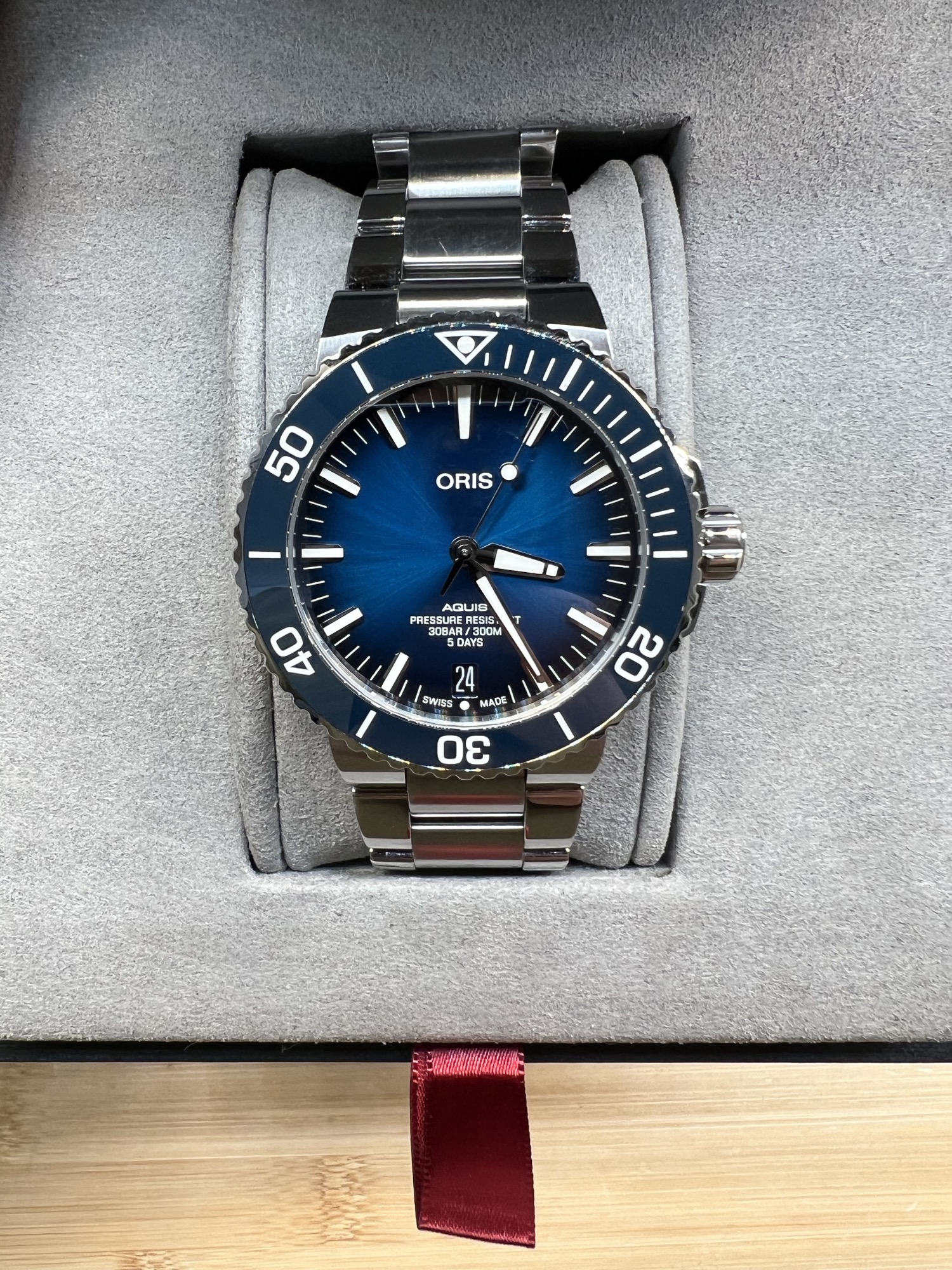 WTS Oris Aquis 43.5mm blue caliber 400 full kit 1600 WatchCharts