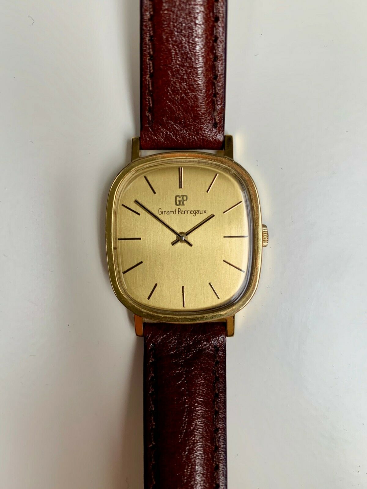 稼働日⁉️希少⁉️GIRARD-PERREGAUX 手巻き時計 ゴールド文字盤