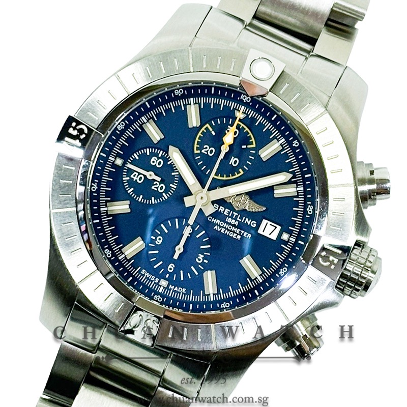 Pre owned outlet breitling avenger