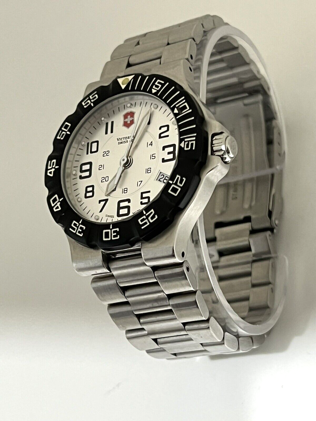 Victorinox Men's quartz watch 241346 Summit | WatchCharts Marketplace
