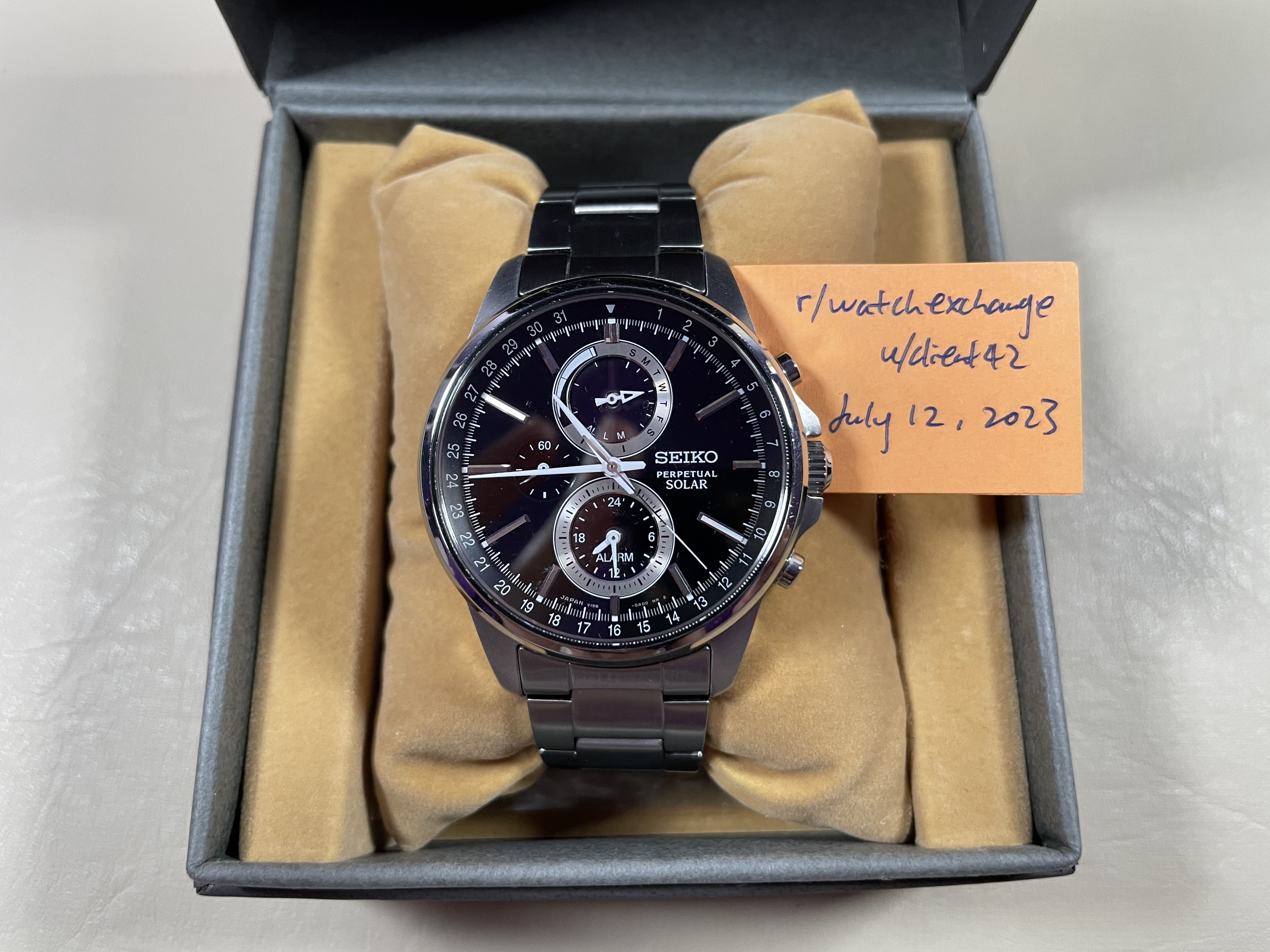 Seiko perpetual best sale solar chronograph v198