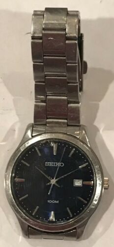 Seiko mens Running Watch 6n42 00B0 Small Crack On Crystal At 11 O