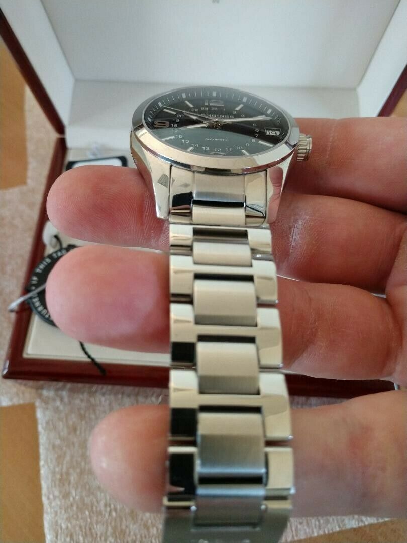 Mint condition Longines Conquest Classic GMT Men s Watch Automatic