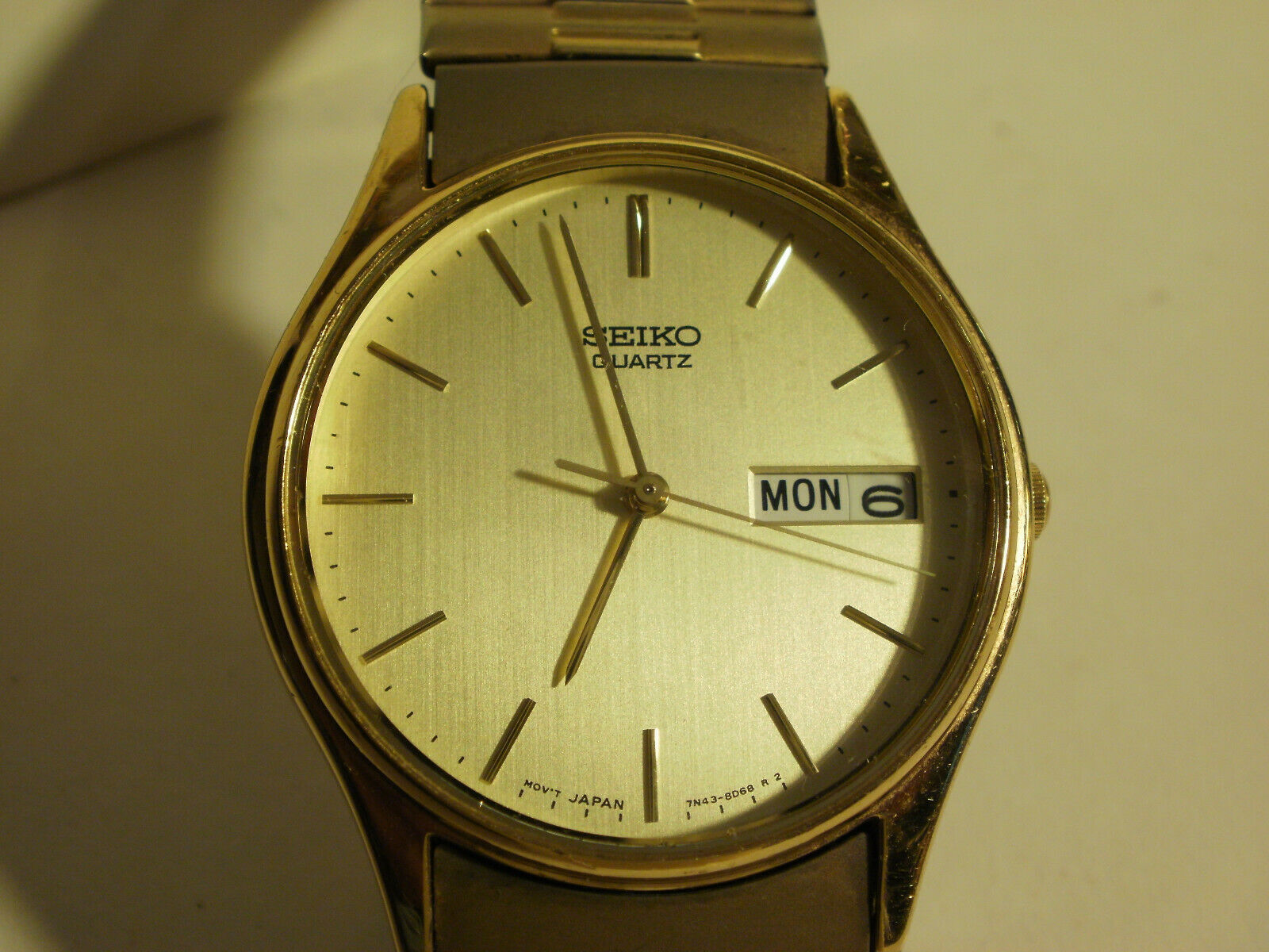 Seiko 7N43 8A89 Gold Tone Case Men s Watch with original Seiko