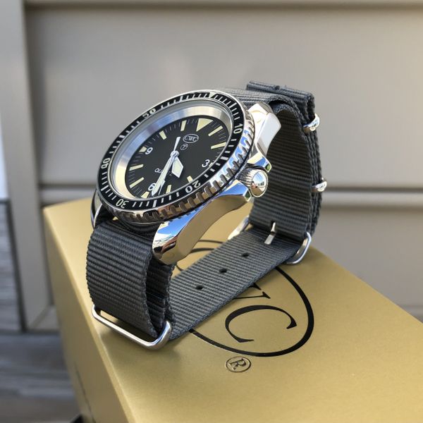 [$800 USD] CWC 1983 Royal Navy Divers Reissue | WatchCharts Marketplace