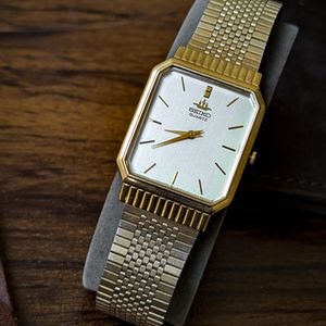 ​【1987年製・整備済】セイコー クォーツ 超薄型 7830-8020 Vintage Seiko 7830-8020 Quartz Watch Japan 1977 | WatchCharts