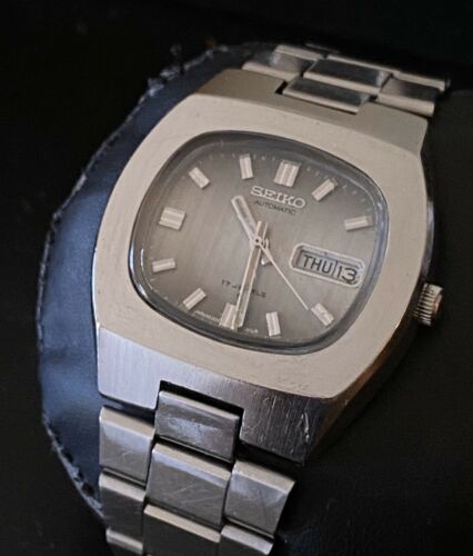 Vintage 1978 Seiko Automatic 17 Jewels Day Date 810625