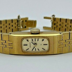 Vintage Ladies SEIKO Gold Tone 17 Jewel Wind-Up Watch, 1520  display picture 2
