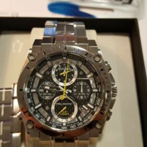 Bulova Precisionist 96B175 Men's Wrist Watch Silver. New battery