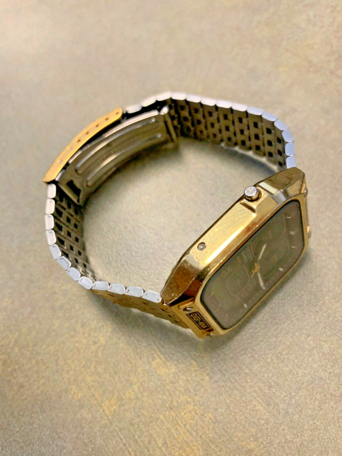 vintage an・an no.3 SUPERB VINTAGE 1982 CITIZEN 8943-083661 ANA DIGI ROBOT FACE WATCH