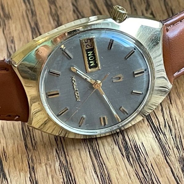 Vintage Bulova Accutron M9 with 14K Solid Gold Case WatchCharts Marketplace