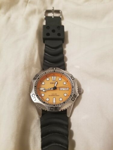 Rare Seiko V158-0ae0 Air Diver 200m Day Date ORANGE Dial Solar