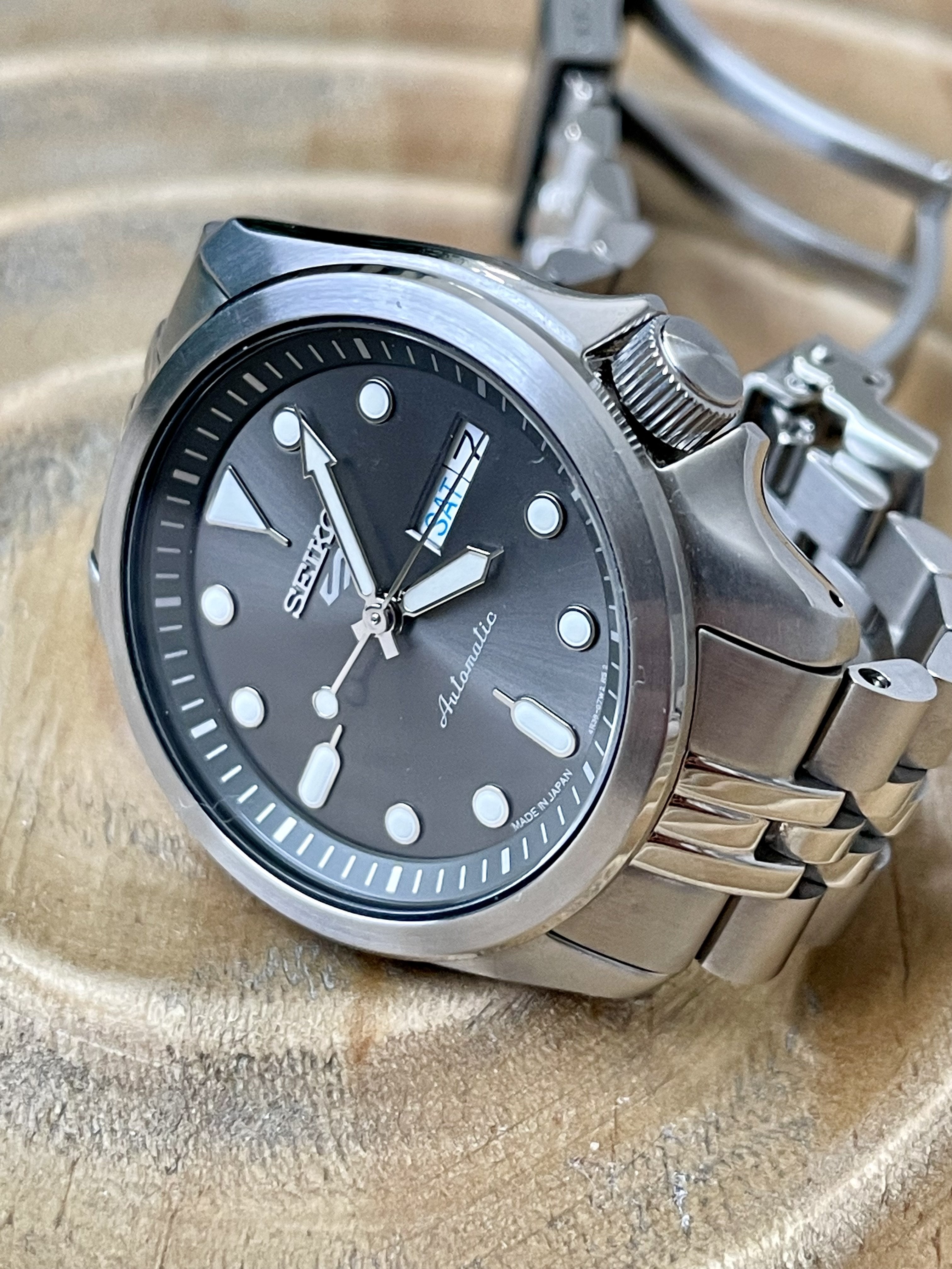 Seiko SRPE61 with Jubilee bracelet full kit in Warranty 