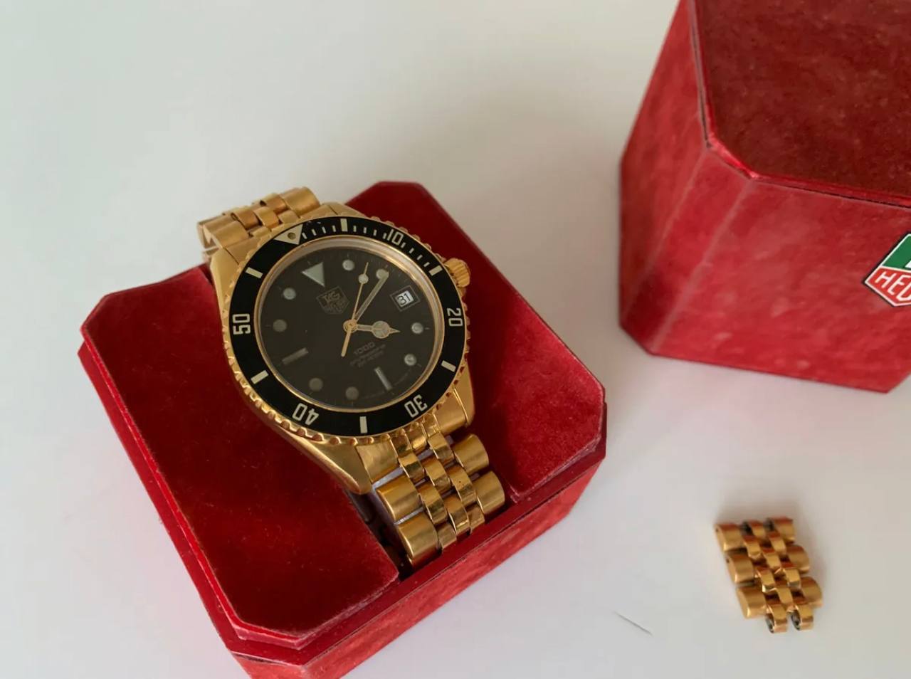 Tag heuer 1000 series online 18k gold for sale