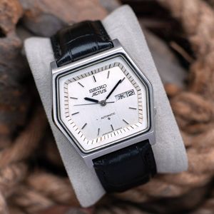 Seiko 1991 TV SKXK97 Black Square Dial Vintage 7S26-2060 Hodinkee