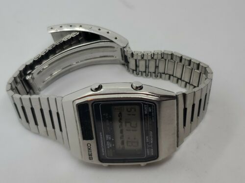 VINTAGE SEIKO A158-5040 DIGITAL WATCH new battery clean very loud