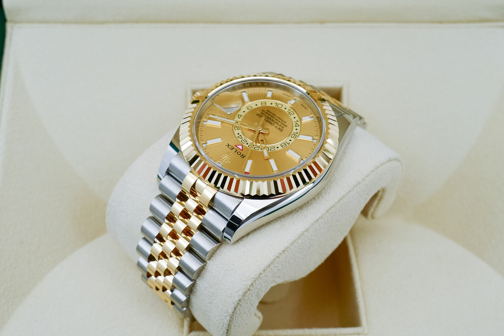 Rolex sky dweller two clearance tone champagne