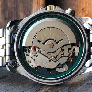 AUTHENTIC Nice Vintage Ladies SEIKO KINETIC 3M22-0A33,7j,Date