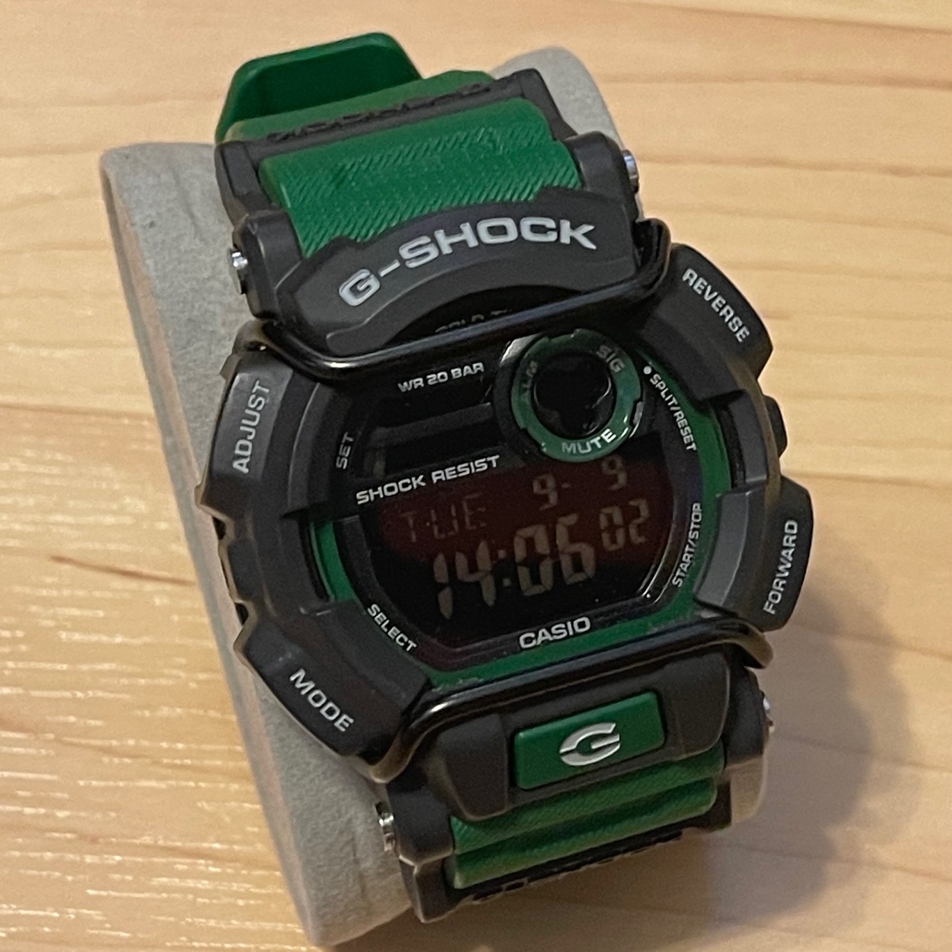 WTS] Casio G-Shock GD-400-3 Green Black Bullbar Negative Display