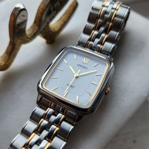 SEIKO SPIRIT 7N01-5210 QUARTZメンズクォーツ Seiko Spirit 7N01-5210 Analog Quartz Men Men'S Watch Vintage