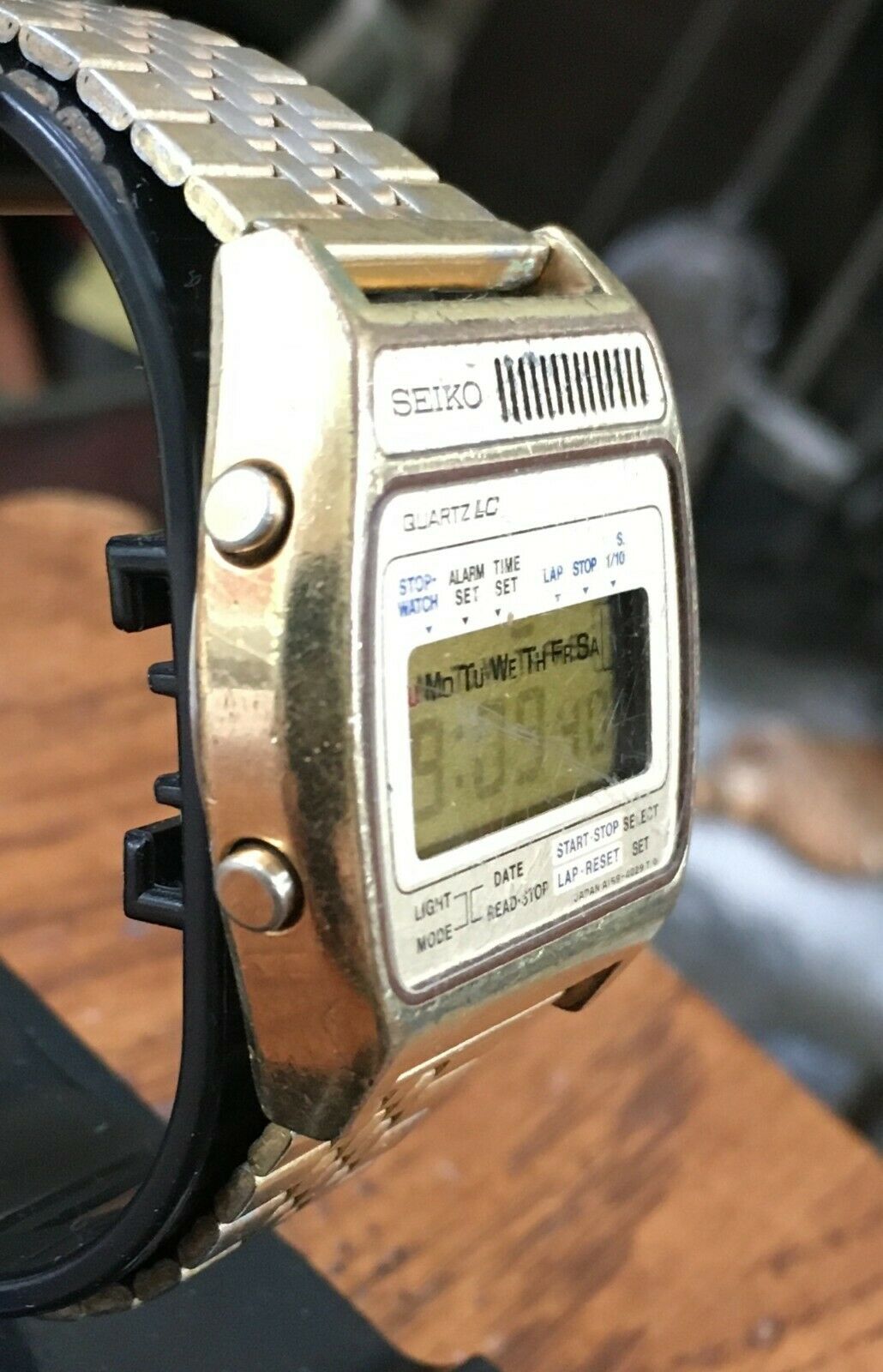 Vintage Seiko A159-4039-G Mens LCD Digital New Battery! | WatchCharts