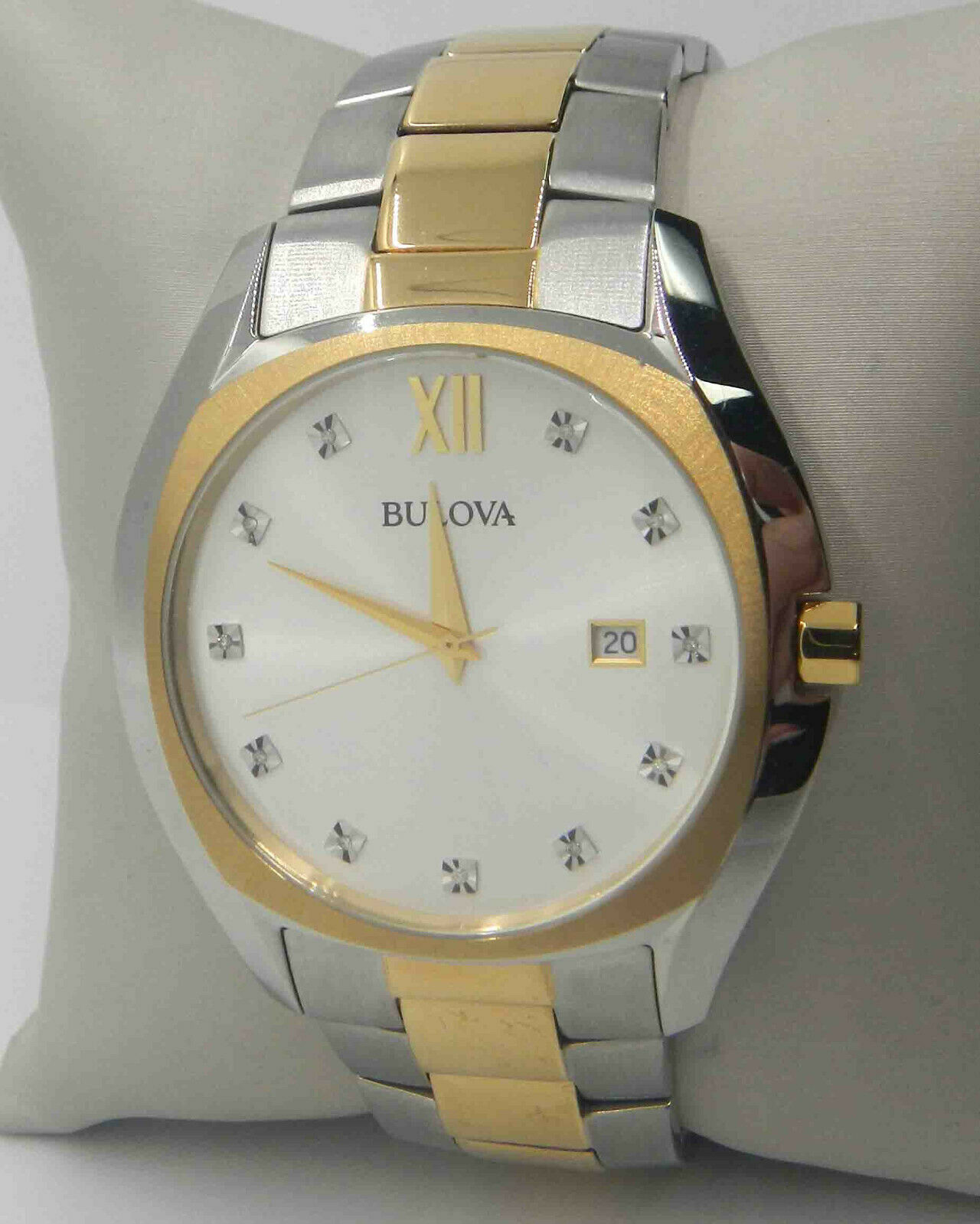 BULOVA DIAMOND ACCENT TWO TONE MEN S WATCH 98D125 350.00