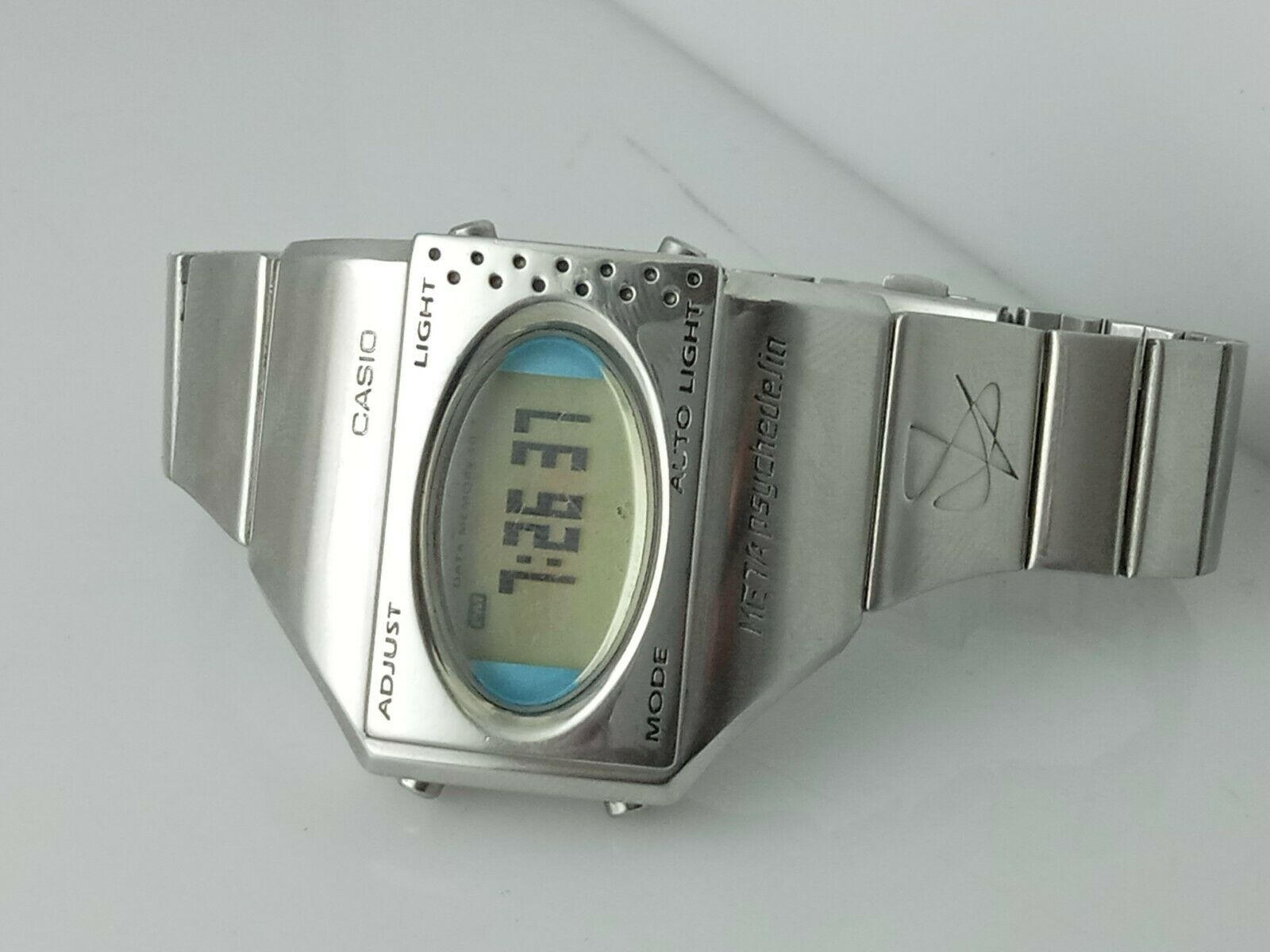 VINTAGE CASIO META PSYCHEDELIA (1672) ME-100 DIGITAL MEMORY WATCH