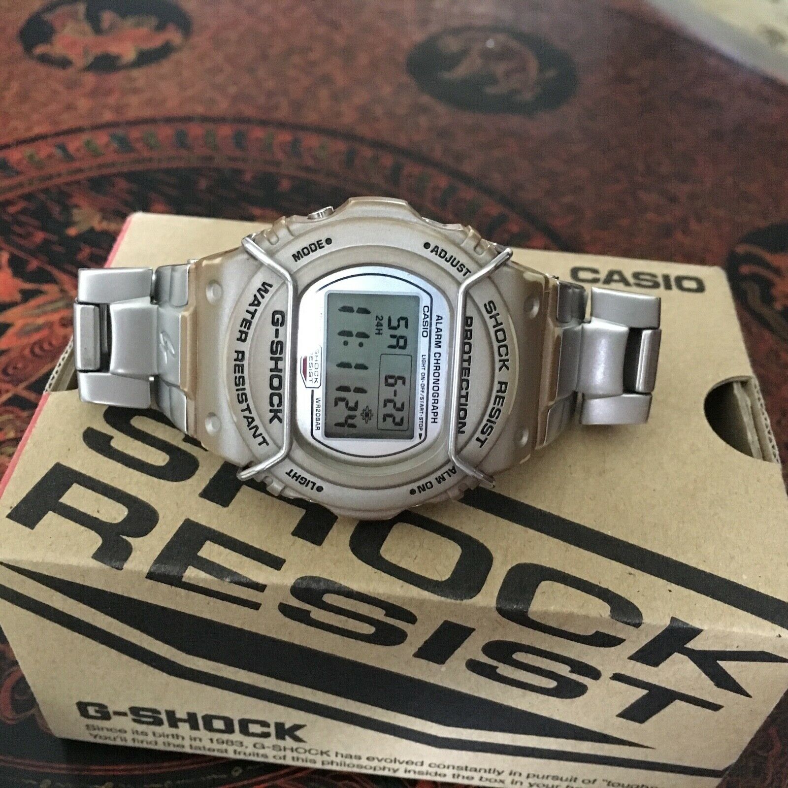 Casio G-Shock DW-5700 vintage screwback, module 1545 with