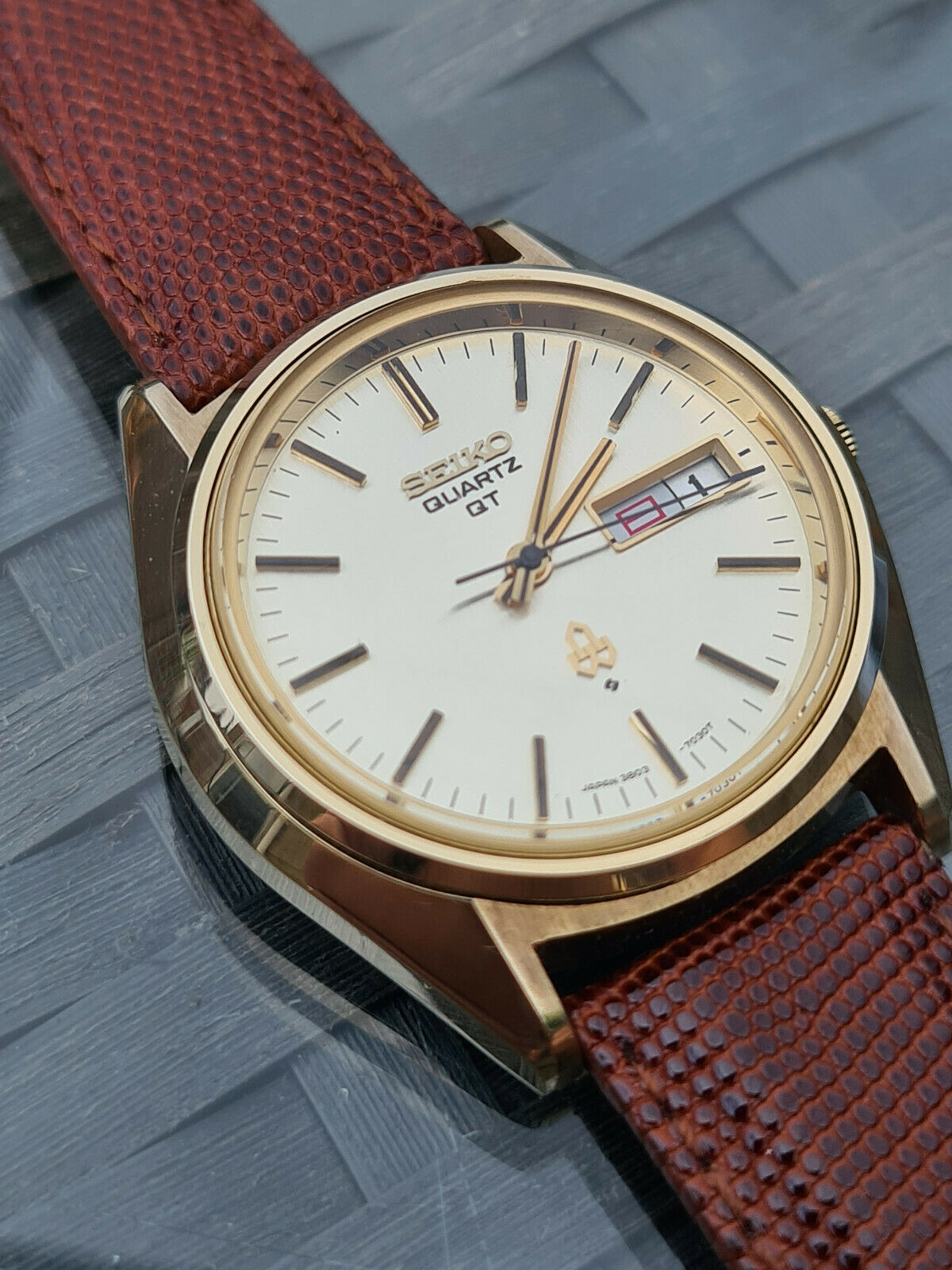 STUNNING 1973 VINTAGE SEIKO HIGH END WATCH 3803-7031 CAP GOLD