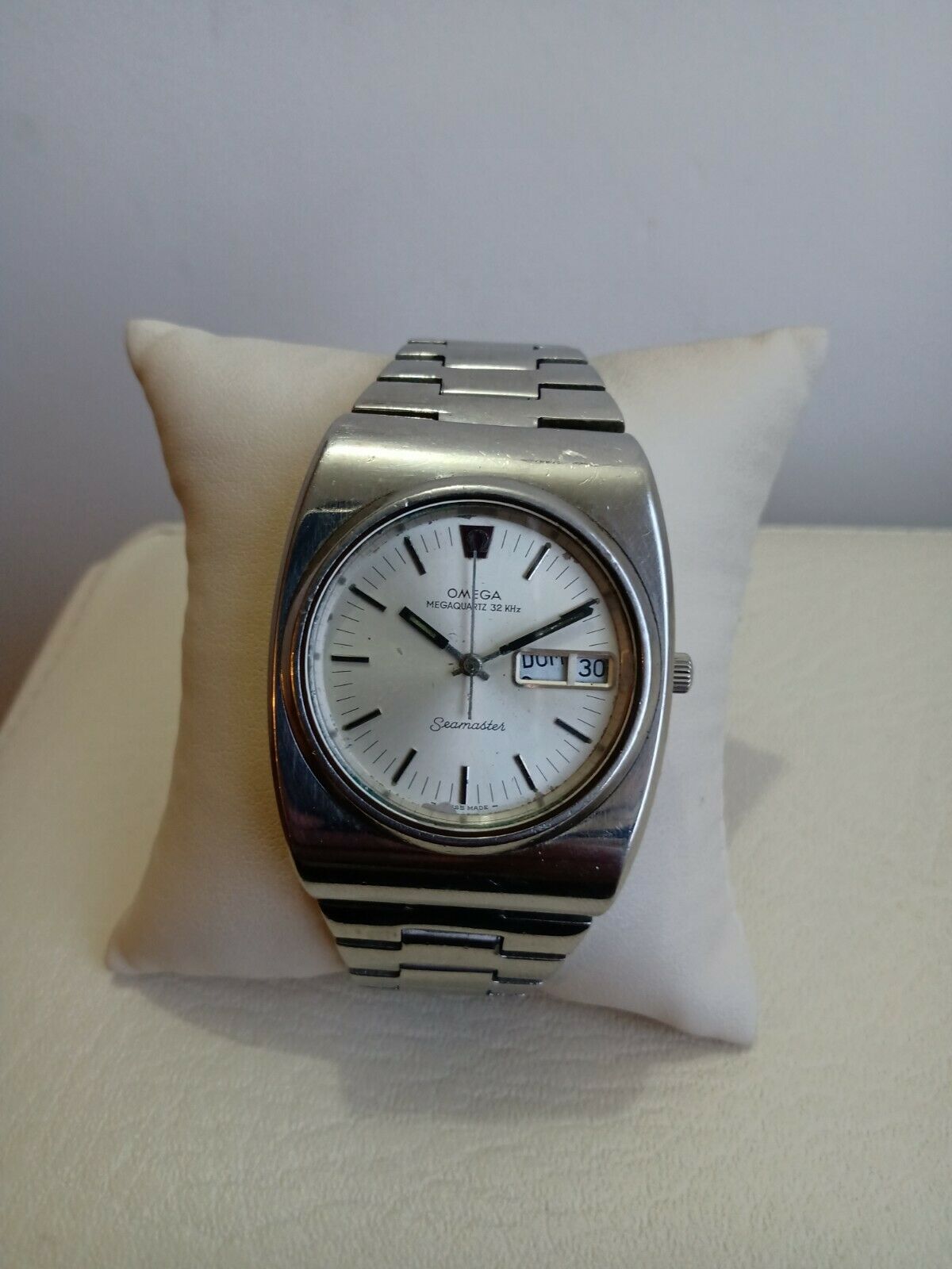 Omega seamaster megaquartz 32 cheap khz