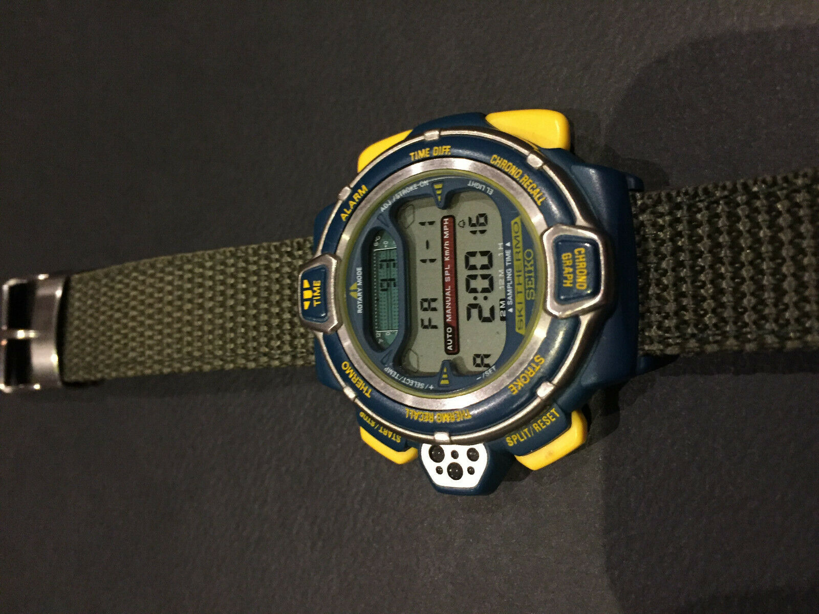 Super Rare Vintage SEIKO Digital Watch SKI THERMO S820-6000