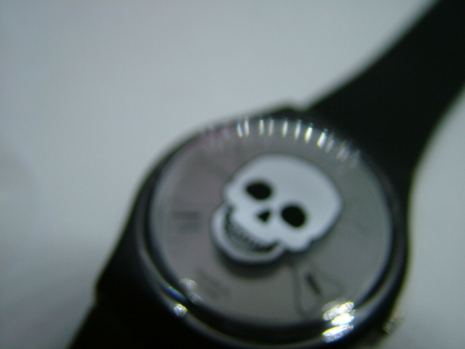 Swatch special GZ225S YOU STOP, YOU DIE 777 PIECES BY IVAN NAVARRO 