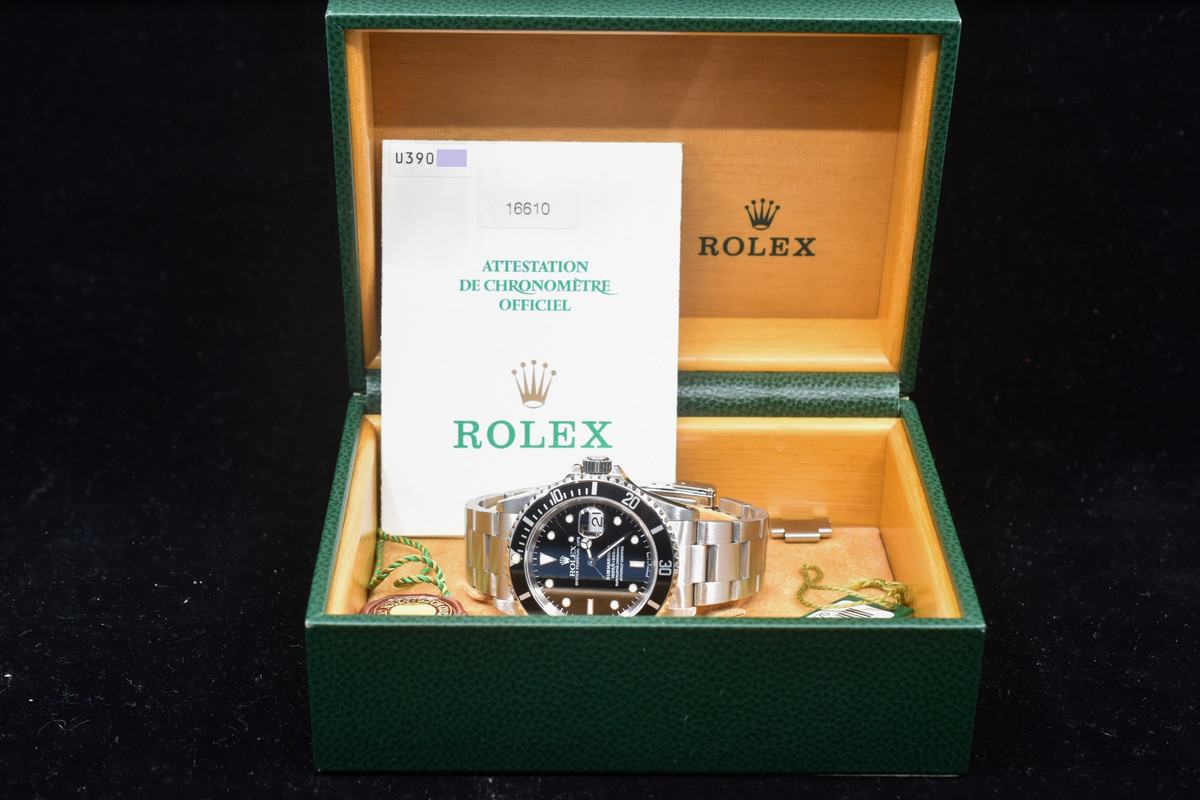 1990 Rolex Submariner Date 16610 Box & Papers + Rolex Service