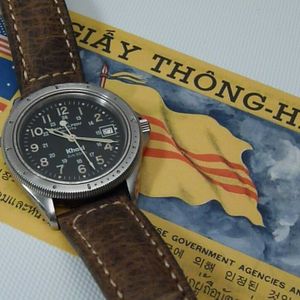 HAMILTON KHAKI QUARTZ SUB 330ft GENTS WATCH with BOX | WatchCharts