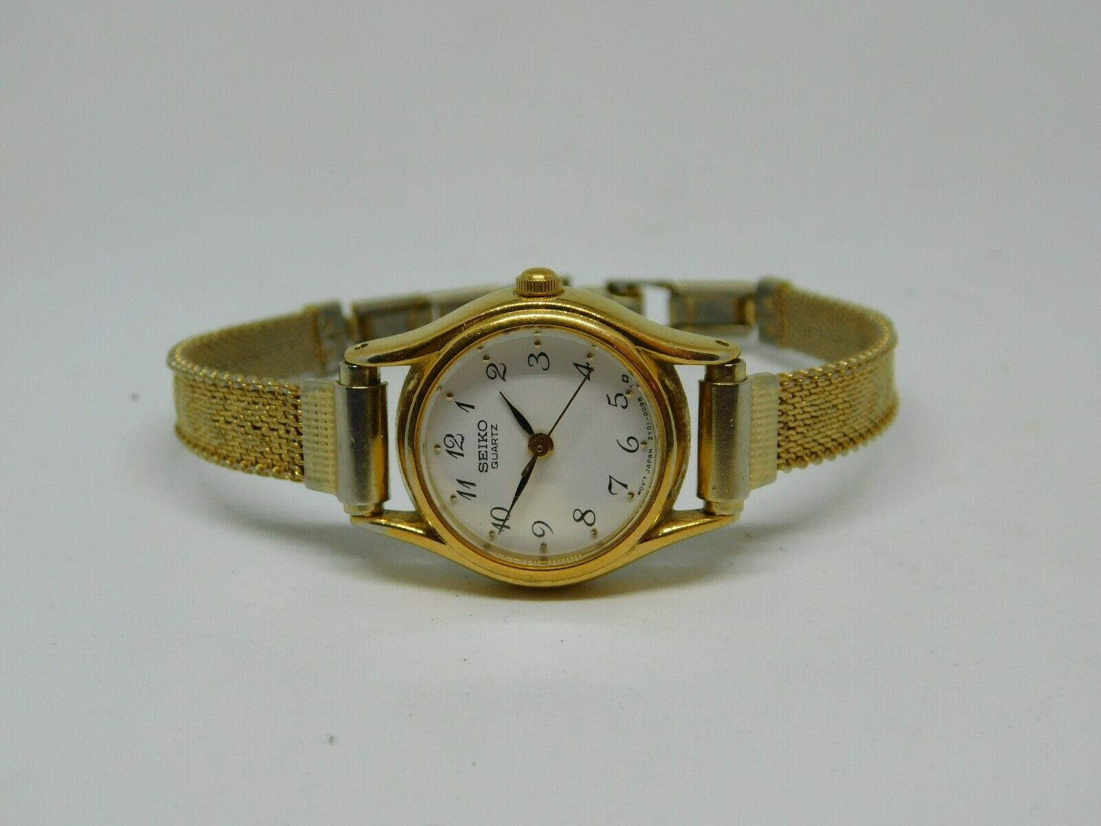 Seiko 2Y01 0A10 Gold Tone Quartz Analog Ladies Watch WatchCharts