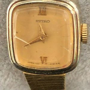 Vintage Ladies SEIKO 1100-5729 Mechanical 17 Jewels Gold Tone Watch WORKS |  WatchCharts