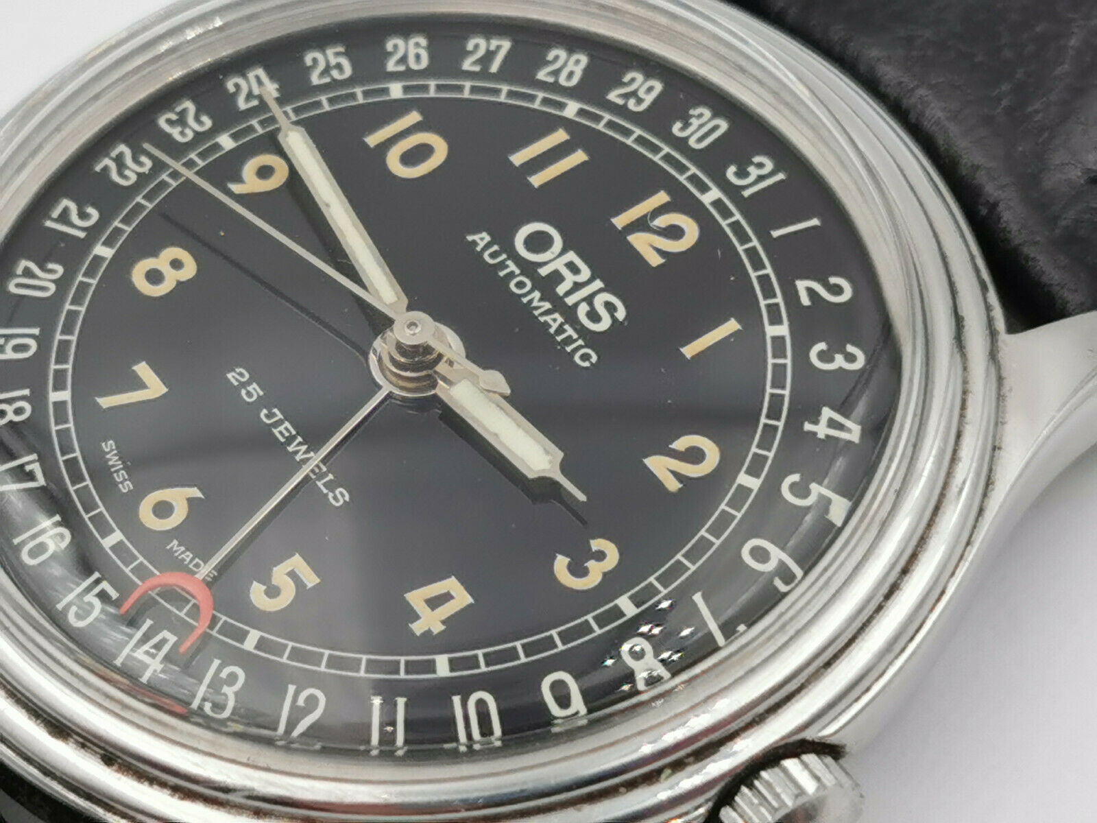 Vintage ORIS 7470 Pointer Date Automatic 25 Jewels Black Dial