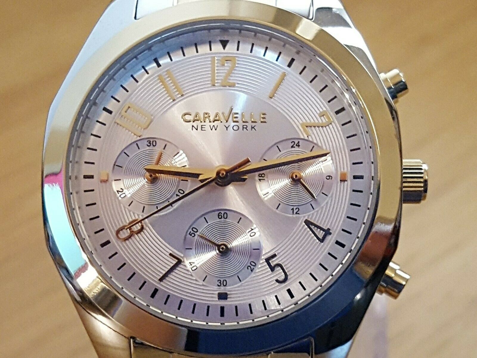Mens Ladies Gold & Silver Bulova Caravelle New York Chrono 