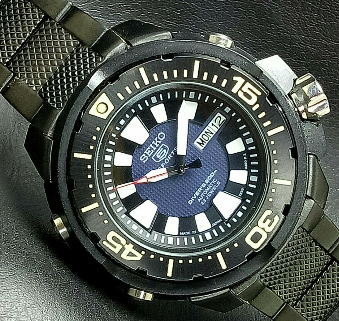 seiko 5 sports 4r36