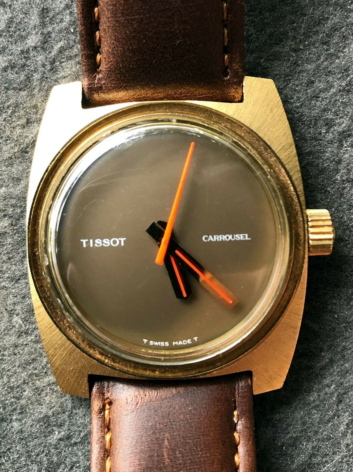 Tissot best sale carrousel watch