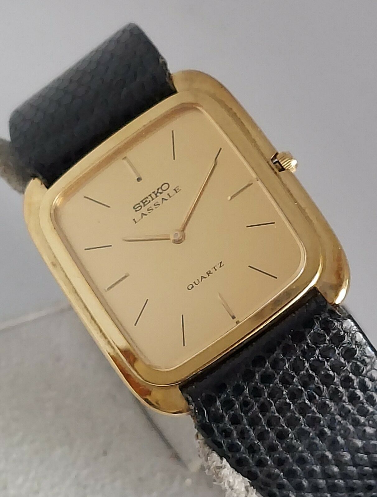 レア◇中古動品◇9300-5008◆セイコー ラサール 2針◇LASSALE◇金 Seiko Lassale Tank Quartz 9300-5008 – The Wrist Watcher