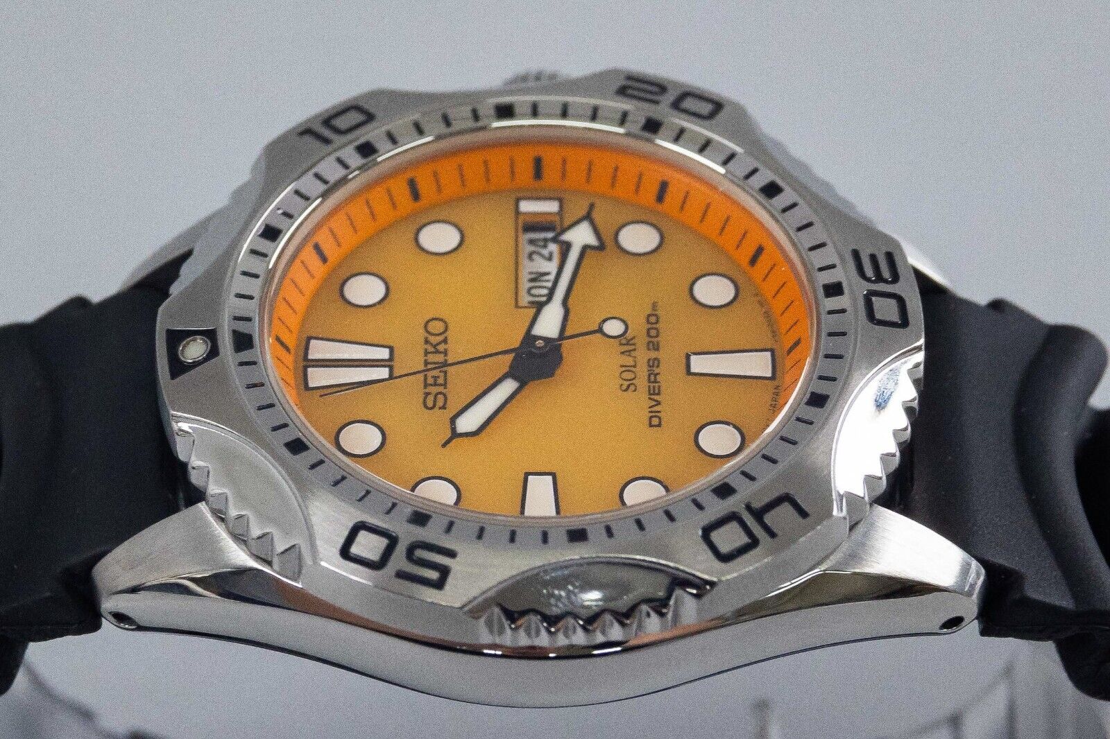 Early Model *NEAR MINT+2* SEIKO Solar Air Diver's V158-0AE0 Orange