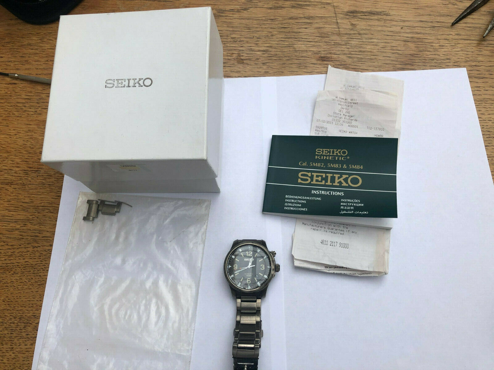 Seiko Kinetic 5M82 0AP0 wristwatch WatchCharts