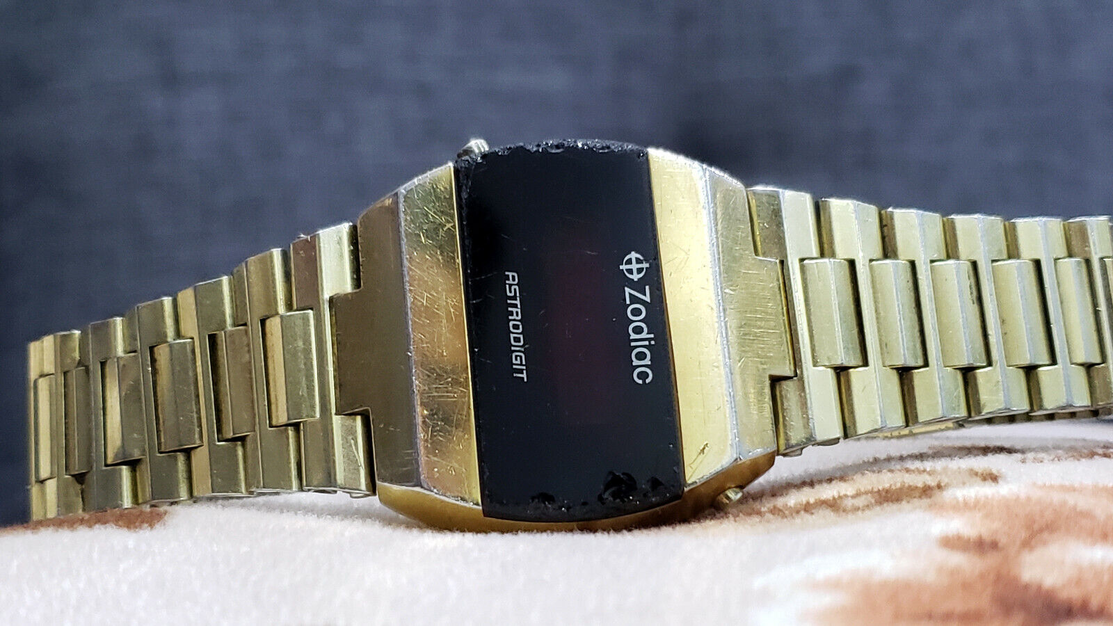 RARE VINTAGE ZODIAC ASTRODIGIT LCD DIGITAL QUARTZ MENS WATCH