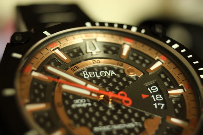 Bulova hot sale precisionist 98b143