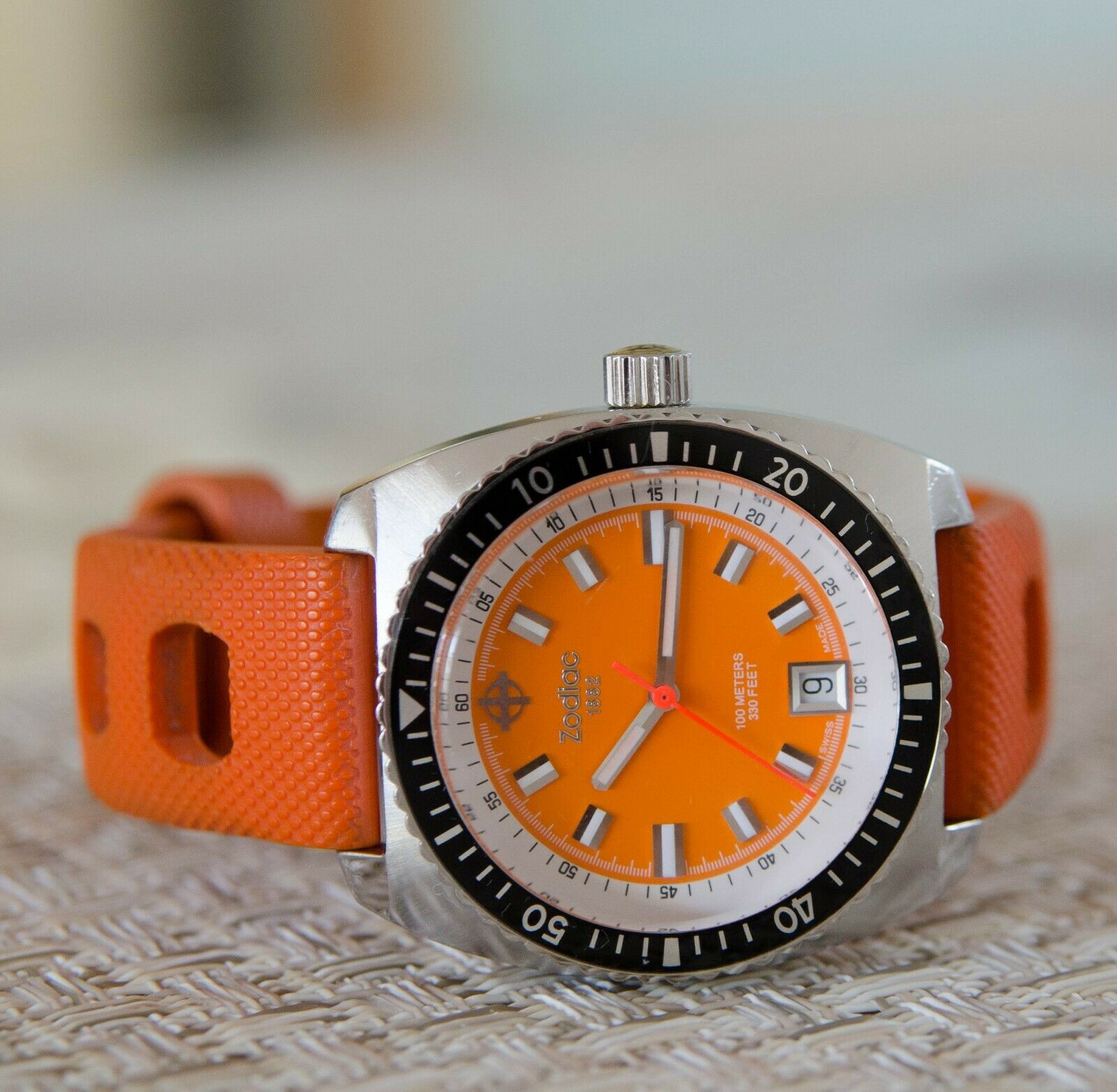 Zodiac Seadragon ZO2202 Orange Quartz Swiss Diver Rotating Bezel 